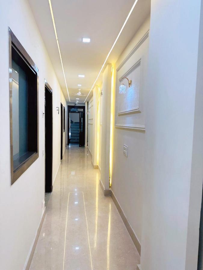 Hotel Samrat Residency 10 Mints Walking Distance Nizamuddin Railway Station 新德里 外观 照片