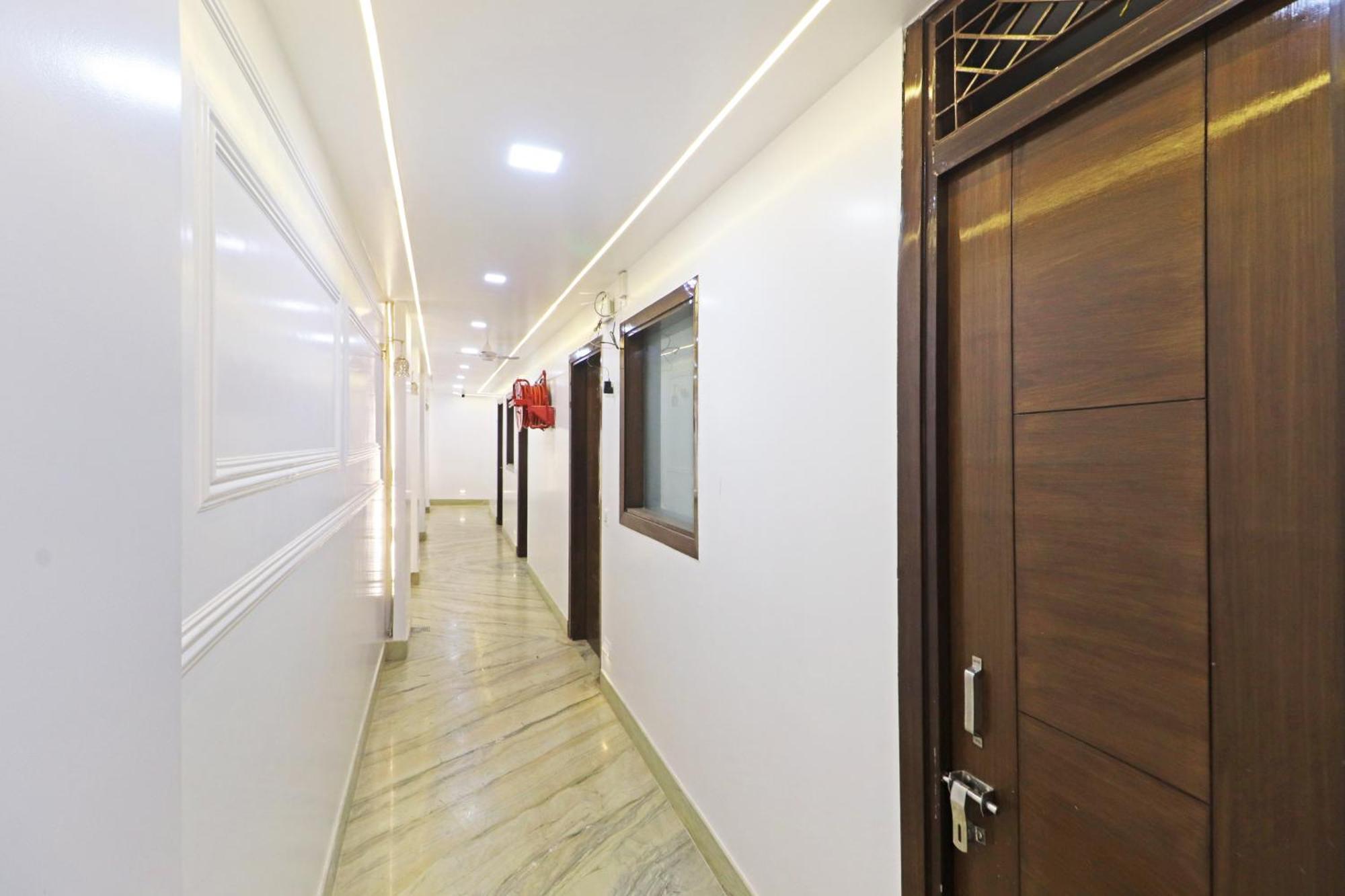 Hotel Samrat Residency 10 Mints Walking Distance Nizamuddin Railway Station 新德里 外观 照片