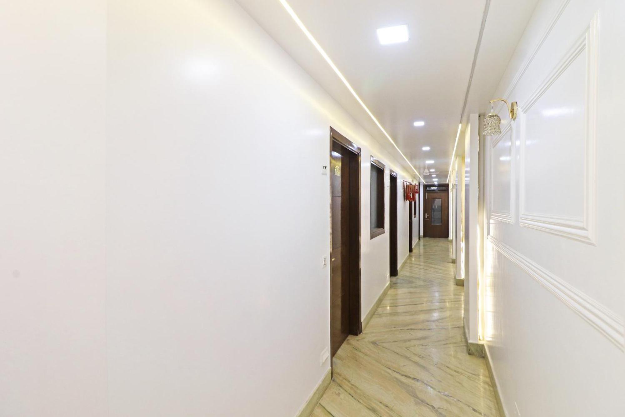 Hotel Samrat Residency 10 Mints Walking Distance Nizamuddin Railway Station 新德里 外观 照片