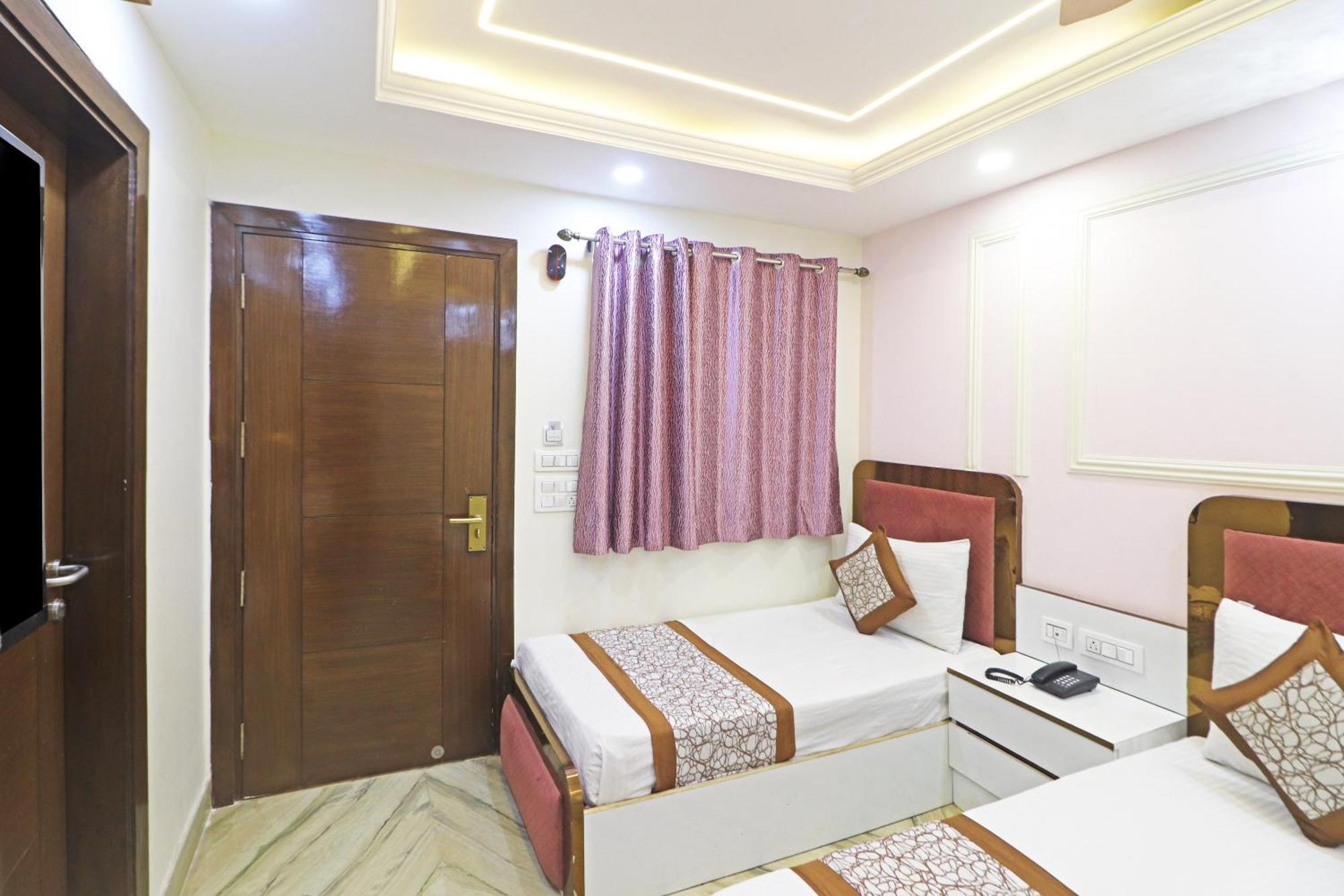 Hotel Samrat Residency 10 Mints Walking Distance Nizamuddin Railway Station 新德里 外观 照片