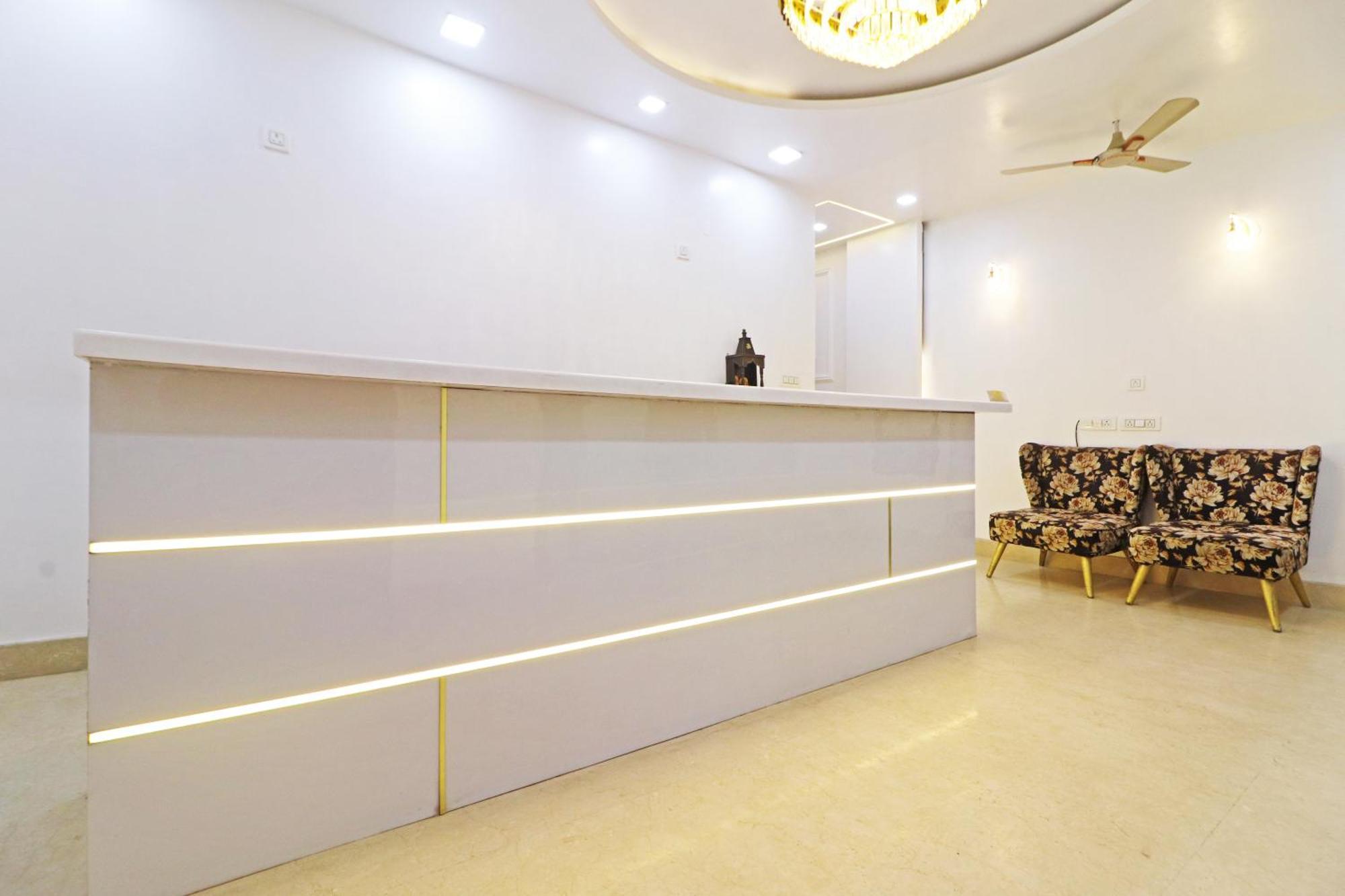 Hotel Samrat Residency 10 Mints Walking Distance Nizamuddin Railway Station 新德里 外观 照片