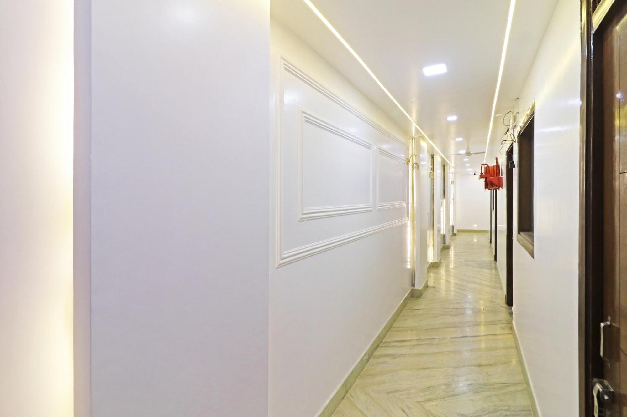 Hotel Samrat Residency 10 Mints Walking Distance Nizamuddin Railway Station 新德里 外观 照片