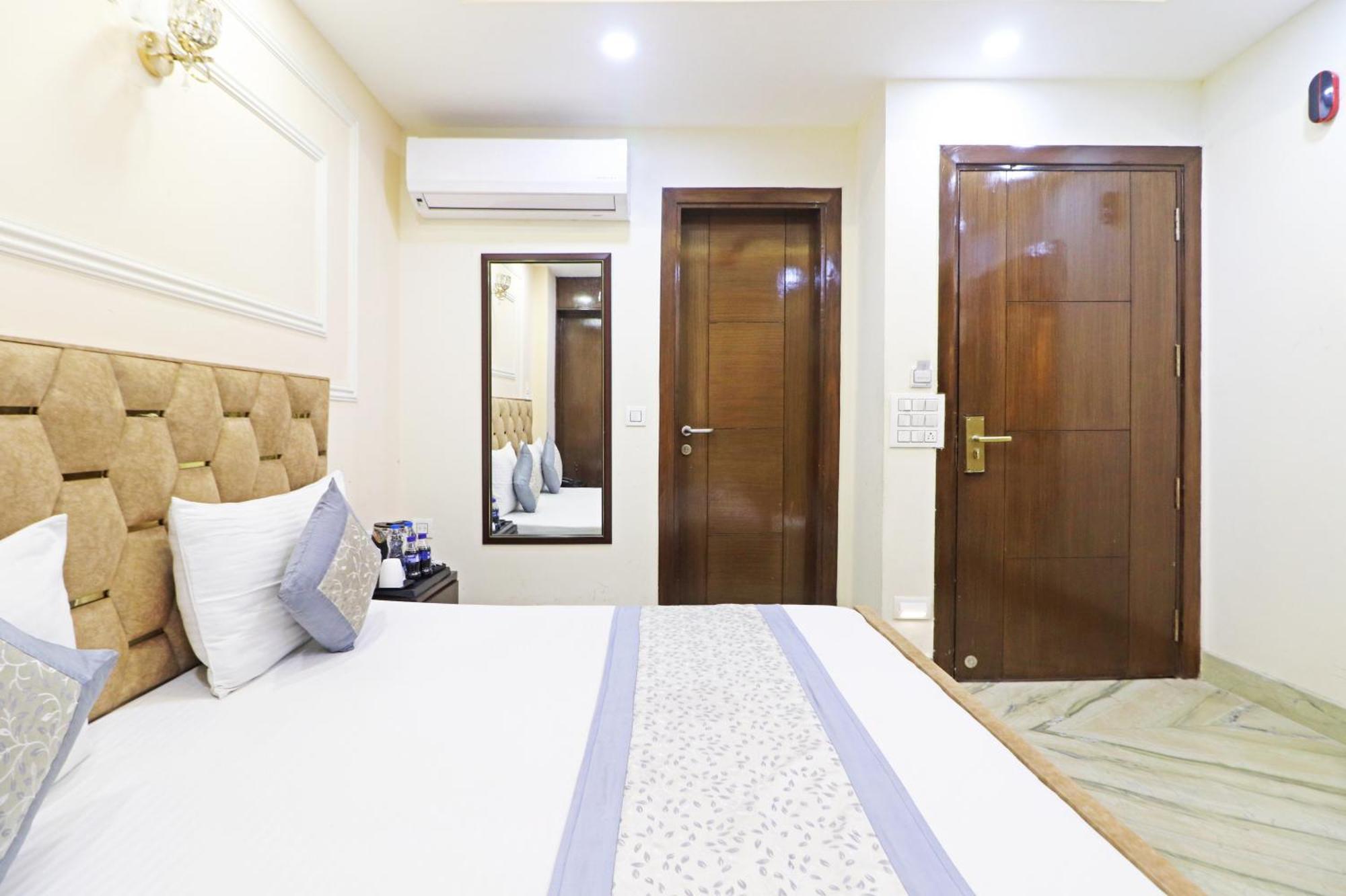 Hotel Samrat Residency 10 Mints Walking Distance Nizamuddin Railway Station 新德里 外观 照片