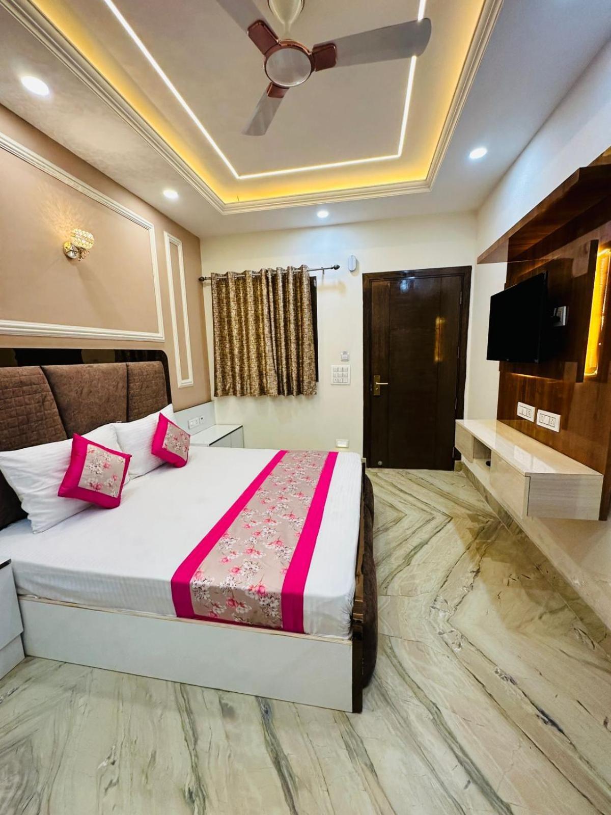 Hotel Samrat Residency 10 Mints Walking Distance Nizamuddin Railway Station 新德里 外观 照片